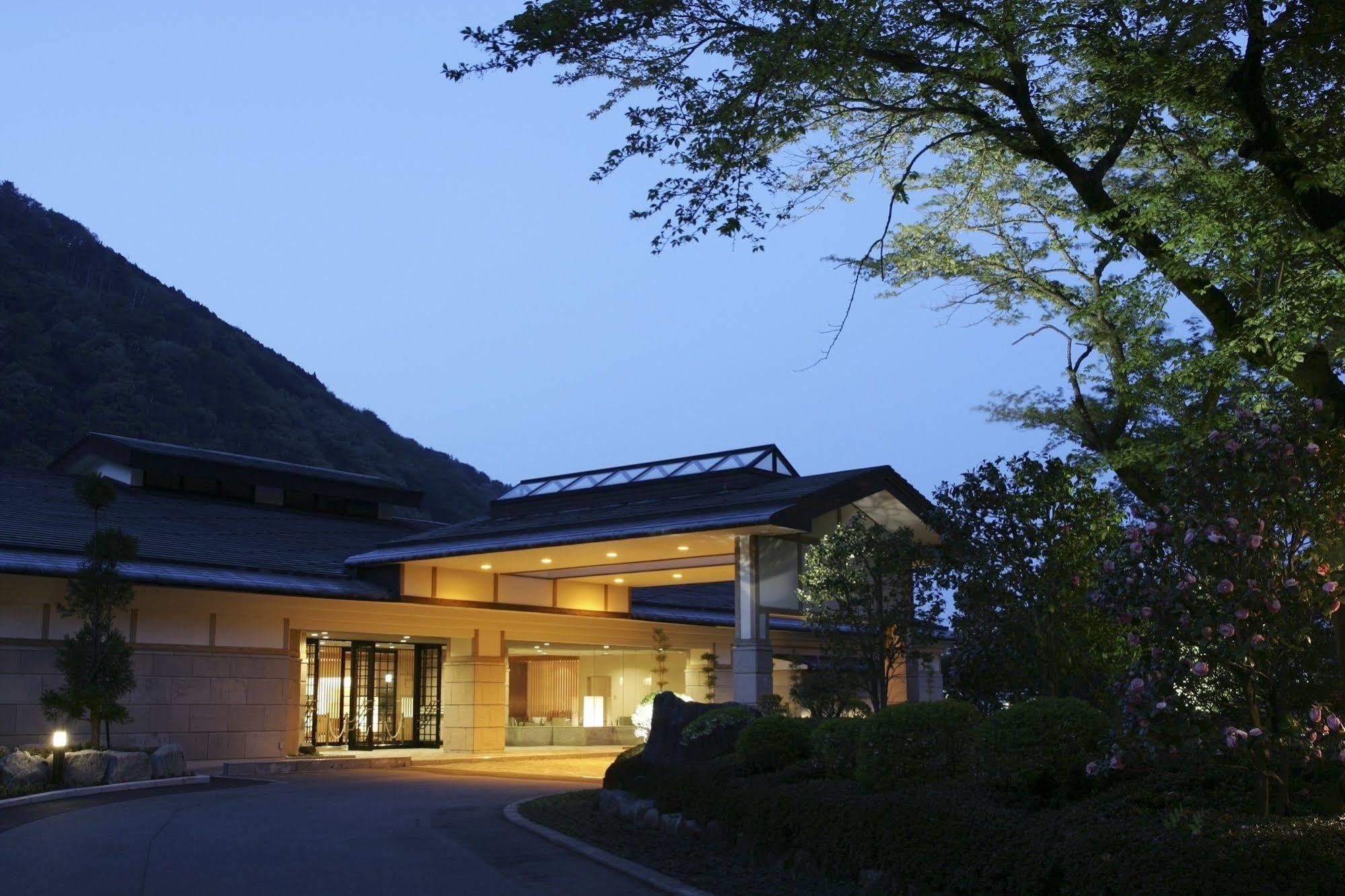 Hotel Hatsuhana Хаконе Екстер'єр фото